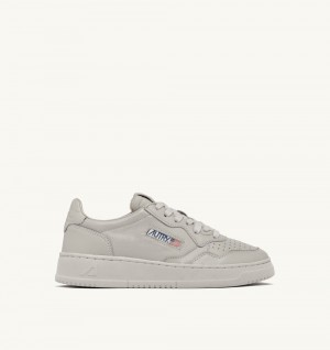 Beige Autry Medalist Low Sneakers Matte Leather | WKSCAD249