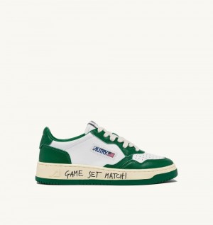 Green / White Autry Medalist Low Sneakers Amazon Leather Lettering | ELJSYP354