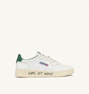 Green / White Autry Medalist Low Sneakers Leather Lettering | XCLWTN847