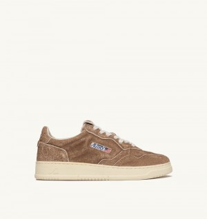 Marrone Autry Medalist Low Sneakers Suede | OSEUDA245