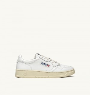 White Autry Medalist Low Sneakers Leather | JBFYNQ075