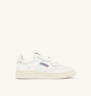 White Autry Medalist Low Sneakers Super-soft Nappa | EYDWBX136