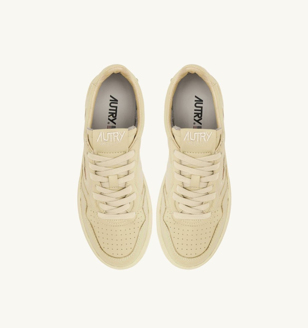 Beige Autry Medalist Low Sneakers Rutabaga Leather | SLIPYM831