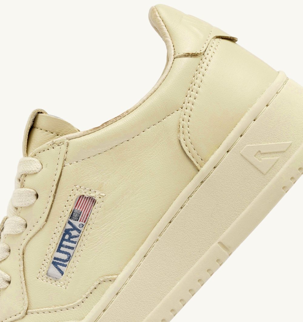 Beige Autry Medalist Low Sneakers Rutabaga Leather | SLIPYM831