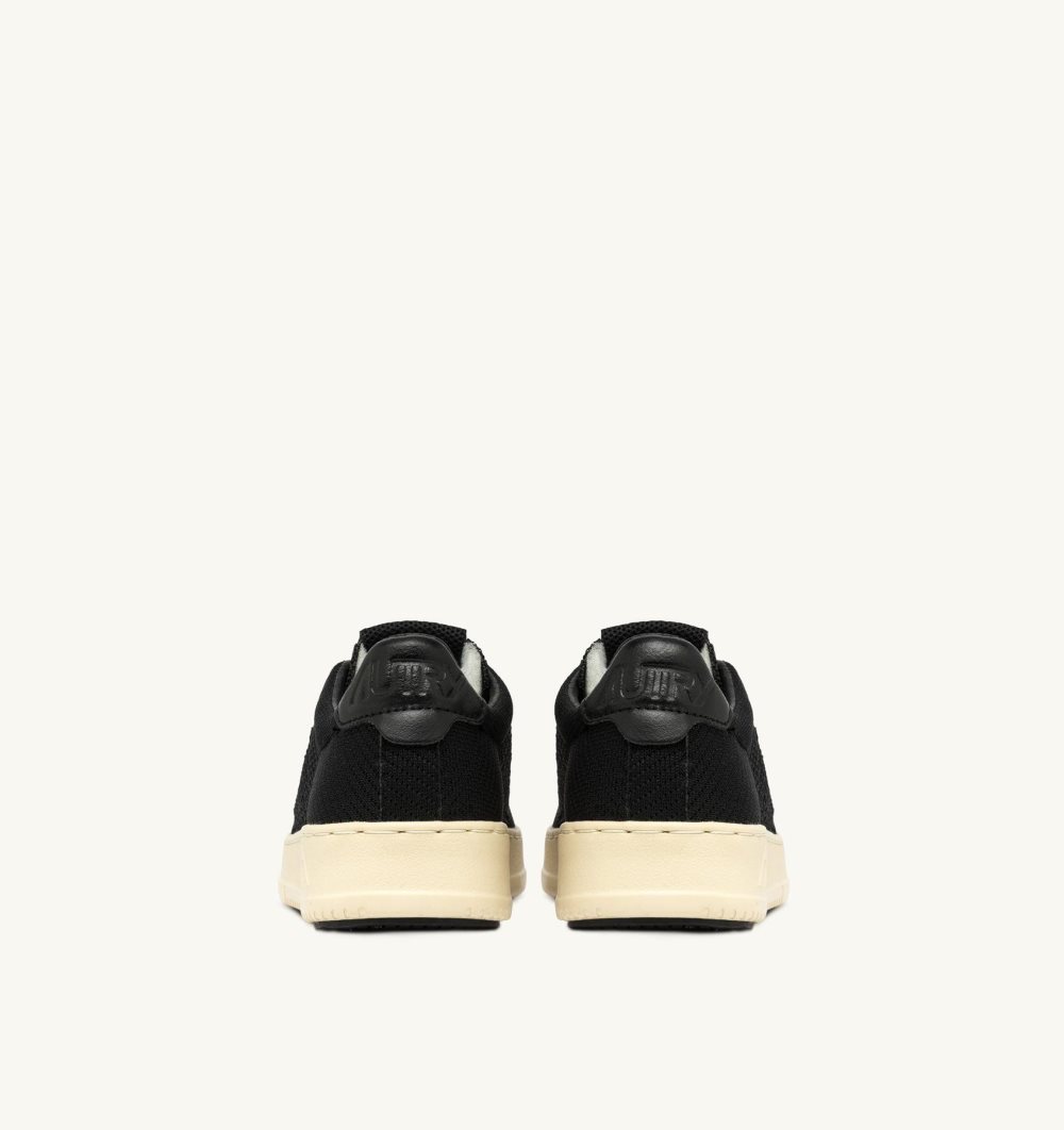 Black Autry Easeknit Medalist Low Sneakers Black | WHAVEC047