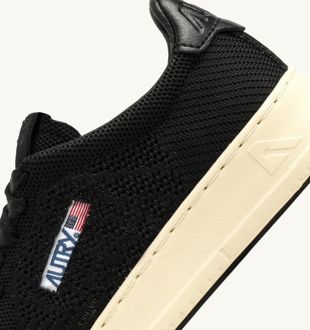 Black Autry Easeknit Medalist Low Sneakers Black | WHAVEC047