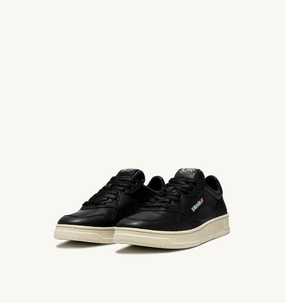 Black Autry Medalist Low Sneakers Super-soft Nappa | WYXSUF932