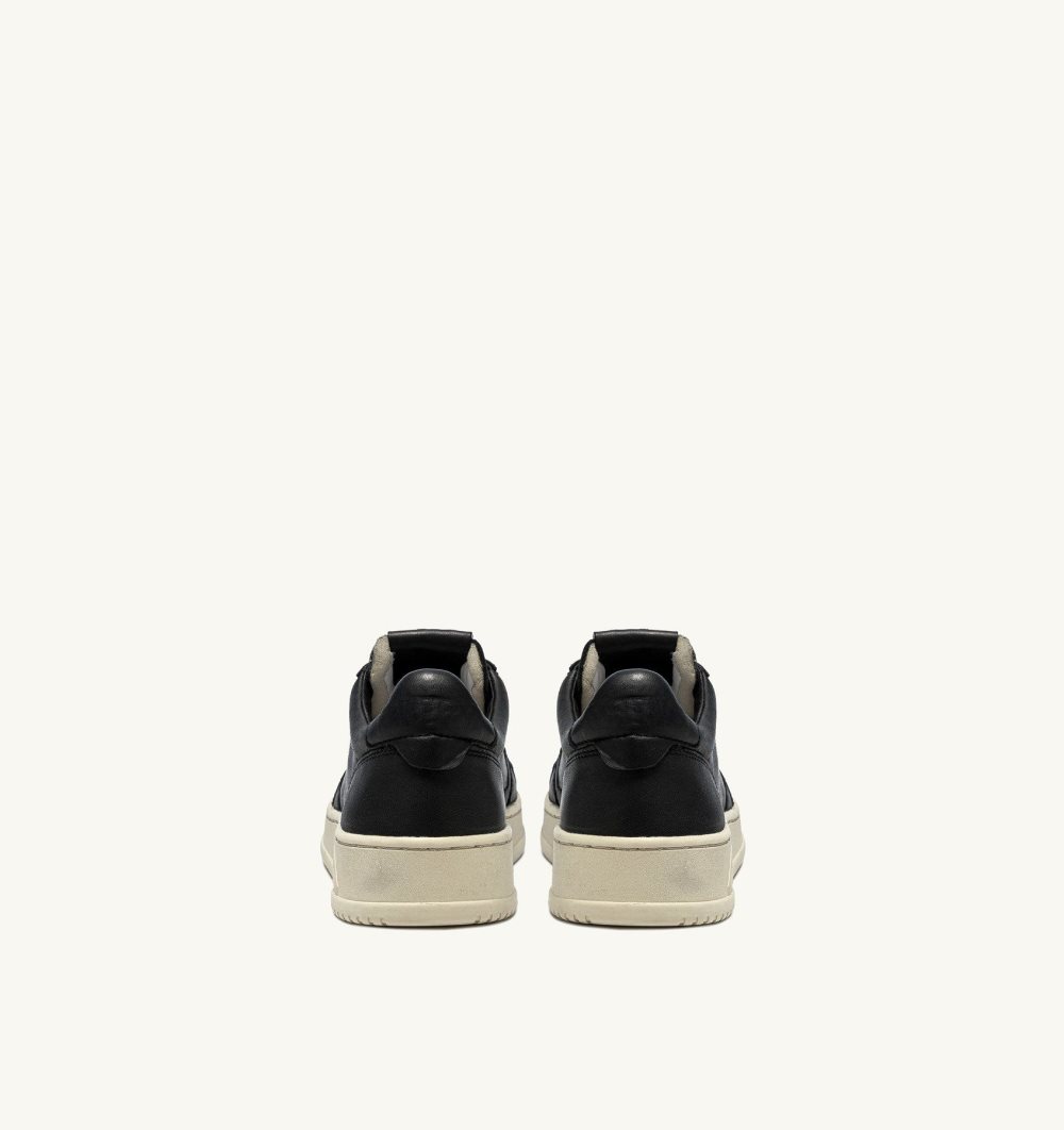 Black Autry Medalist Low Sneakers Super-soft Nappa | WYXSUF932