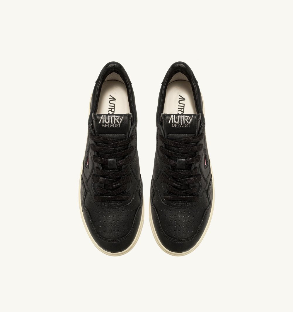 Black Autry Medalist Low Sneakers Super-soft Nappa | WYXSUF932