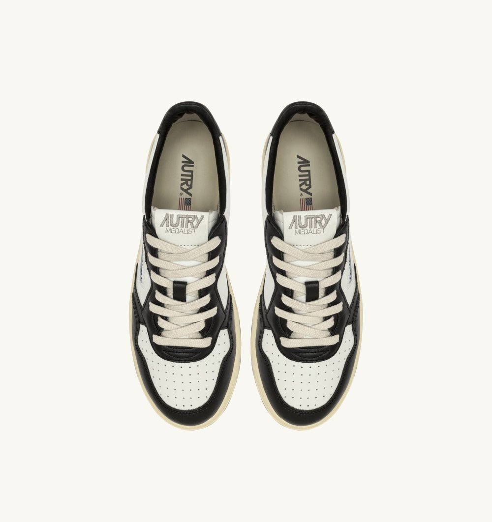 Black / White Autry Medalist Low Sneakers Leather Lettering | LJHRXD207