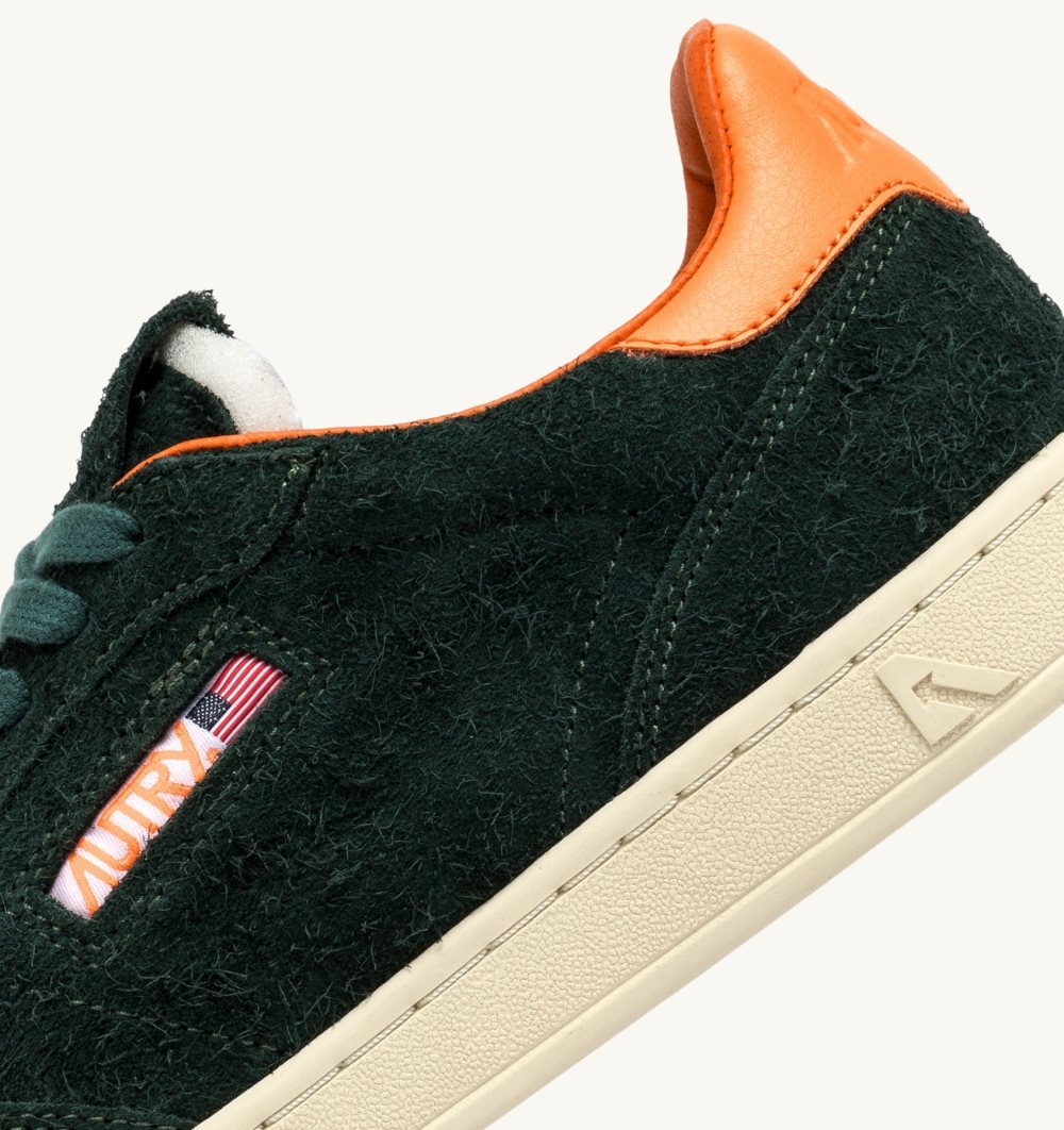 Green / Orange Autry New Flat Low Sneakers Bottle Autumn Glory Suede | ZDOSGC108