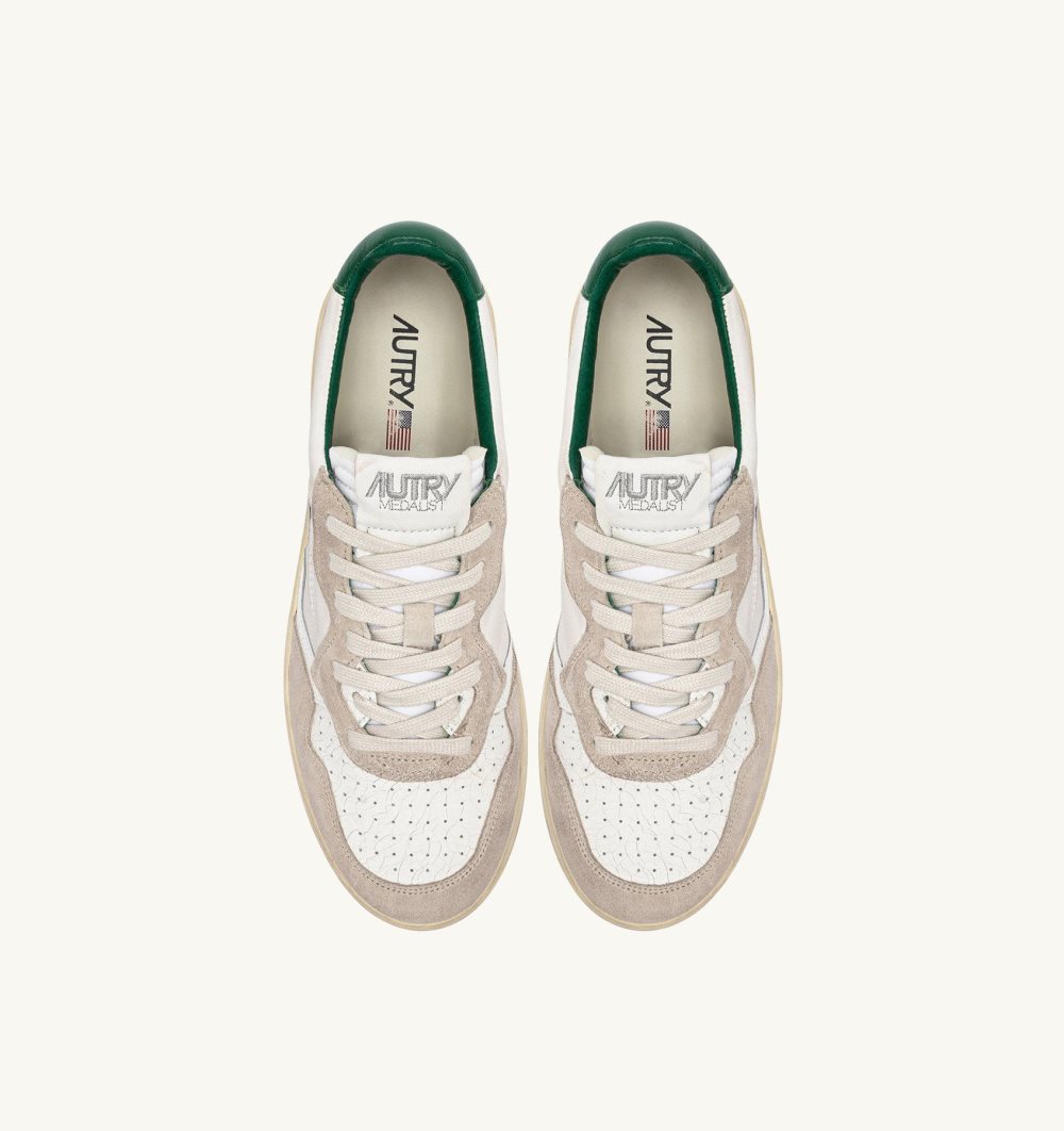 Green / White Autry Medalist Low Sneakers Leather Suede Green | IVXMKL435