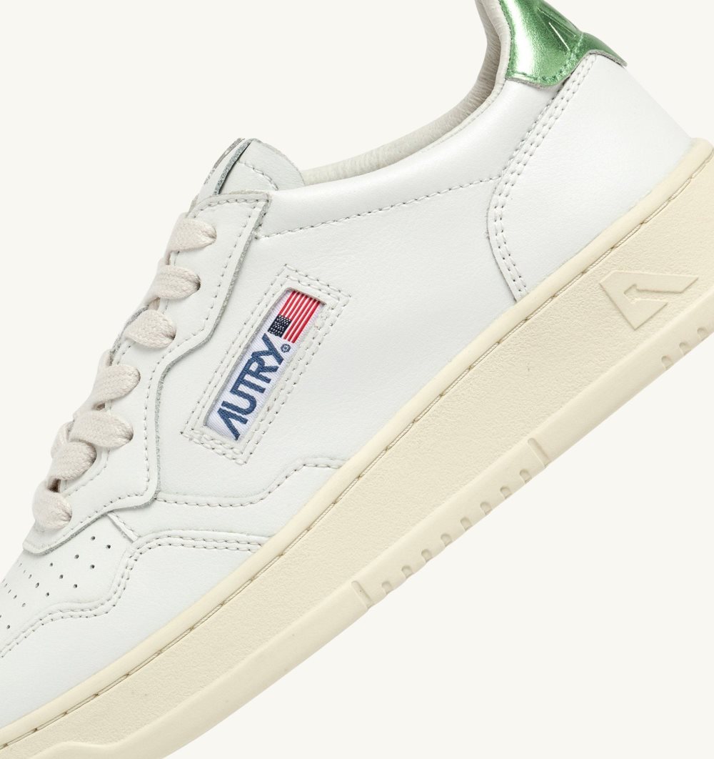 Green / White Autry Medalist Low Sneakers Leather | BVEDSJ645