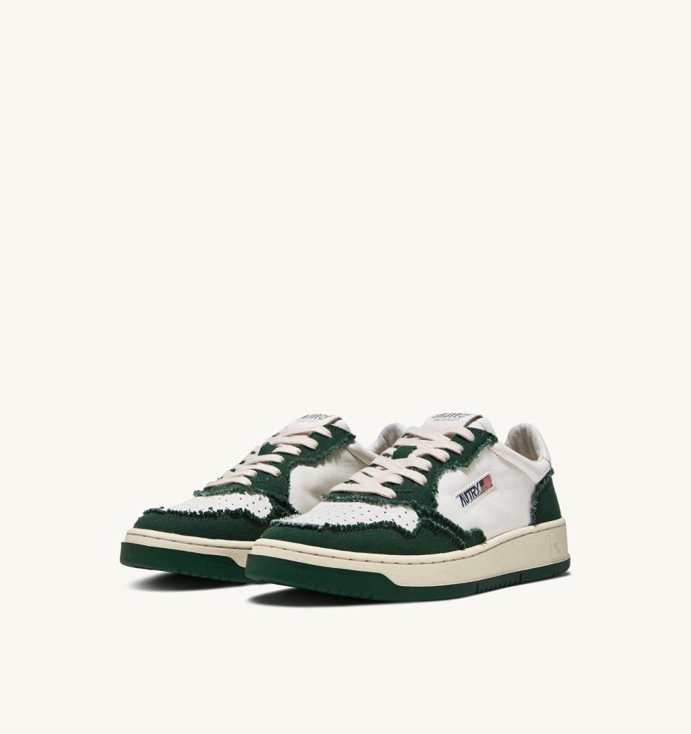 Green / White Autry Two-tone Medalist Low Sneakers Soft Goatskin Frayed Canvas | YPXSFU187