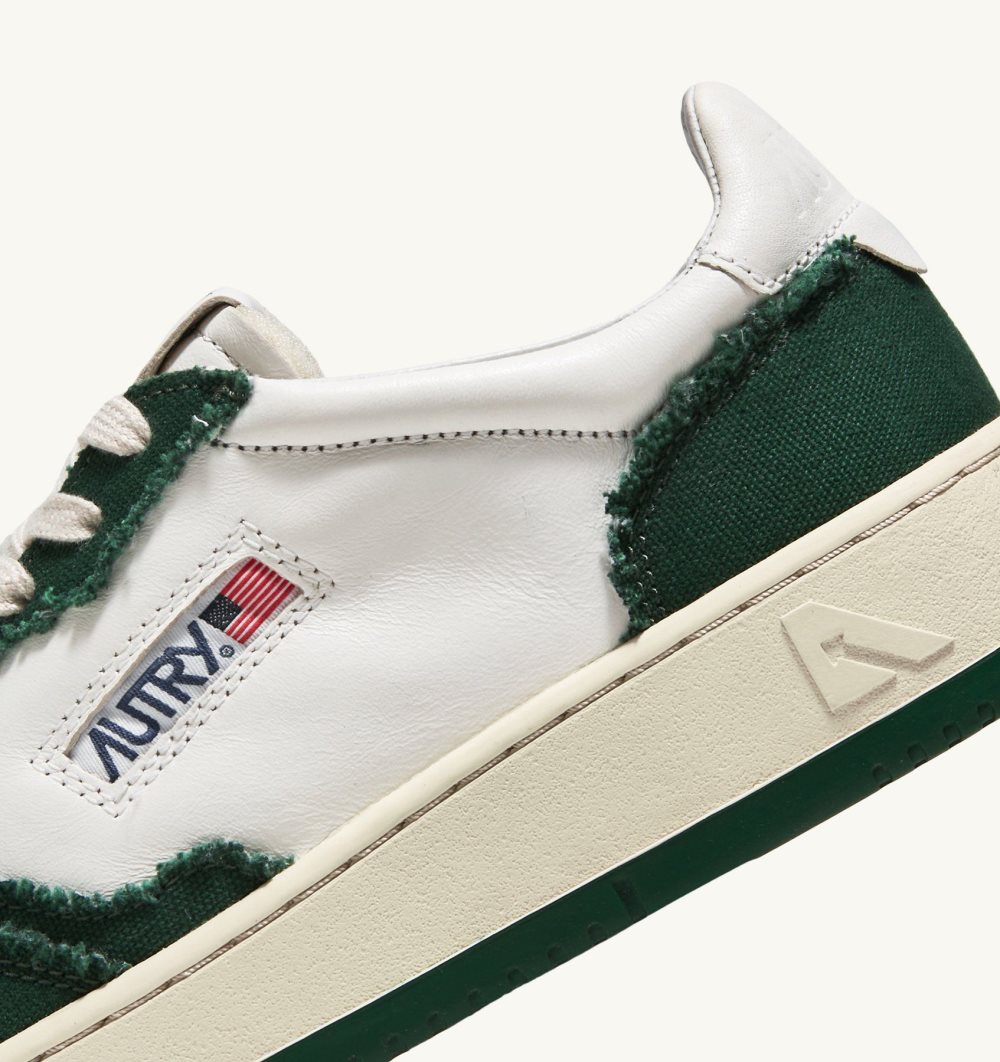 Green / White Autry Two-tone Medalist Low Sneakers Soft Goatskin Frayed Canvas | YPXSFU187