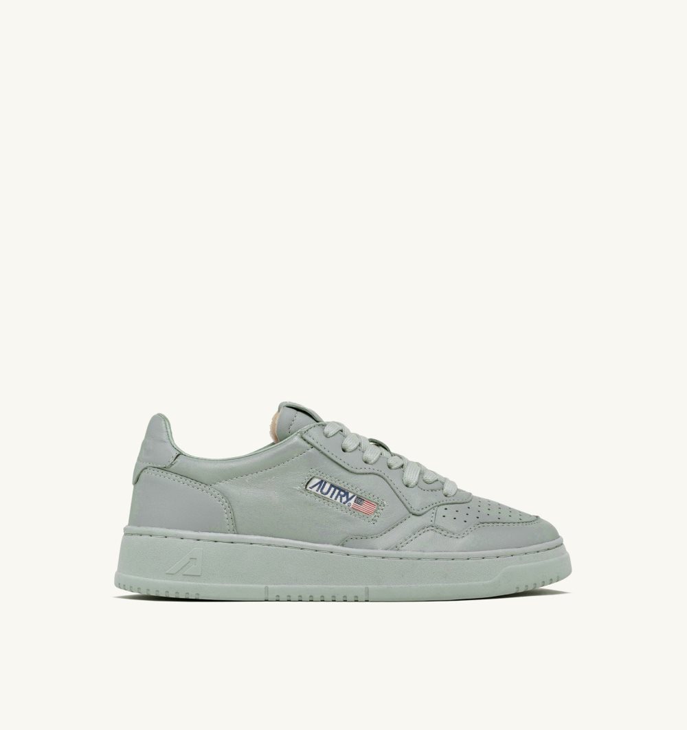 Grey Autry Medalist Low Sneakers Matte Leather | SVAWEM614