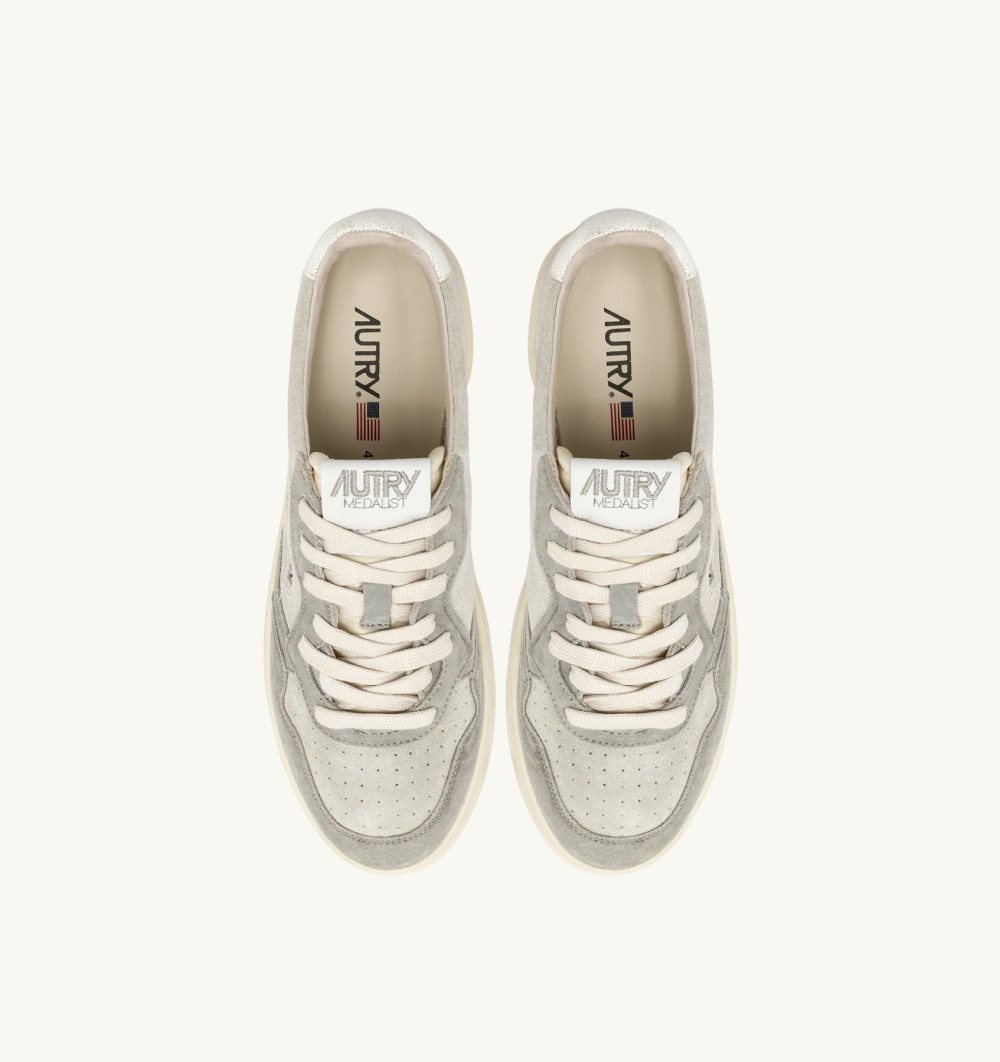 Grey / Beige Autry Medalist Low Sneakers | VSEPJZ185