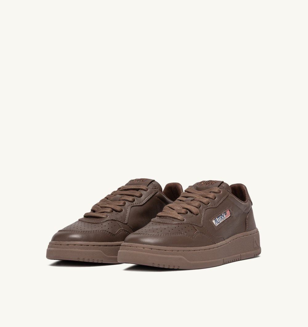 Marrone Autry Medalist Low Sneakers Matte Patridge Leather | FGMUYA913