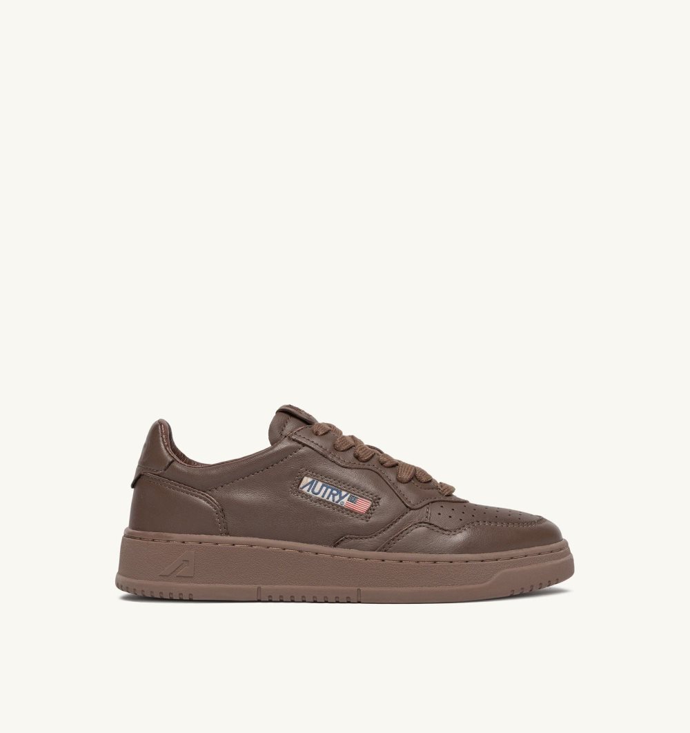 Marrone Autry Medalist Low Sneakers Matte Patridge Leather | FGMUYA913