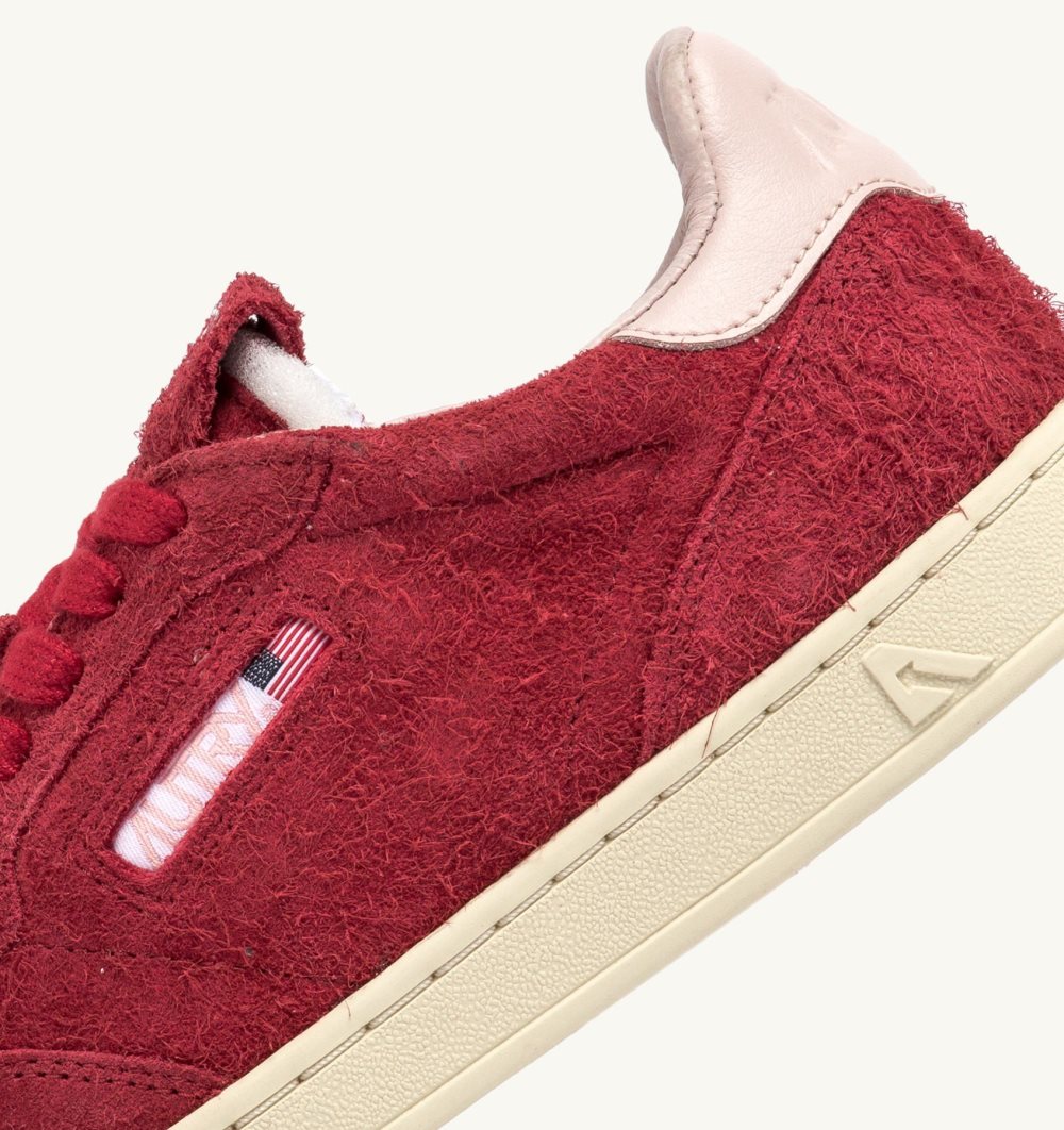 Pink / Red Autry New Flat Low Sneakers Powder Suede | ZDGKCX340