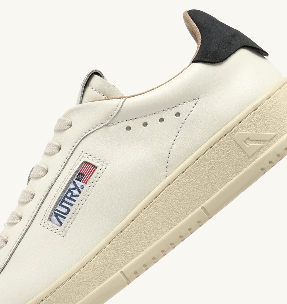 White Autry Dallas Low Sneakers Space Leather | XIDKLF480