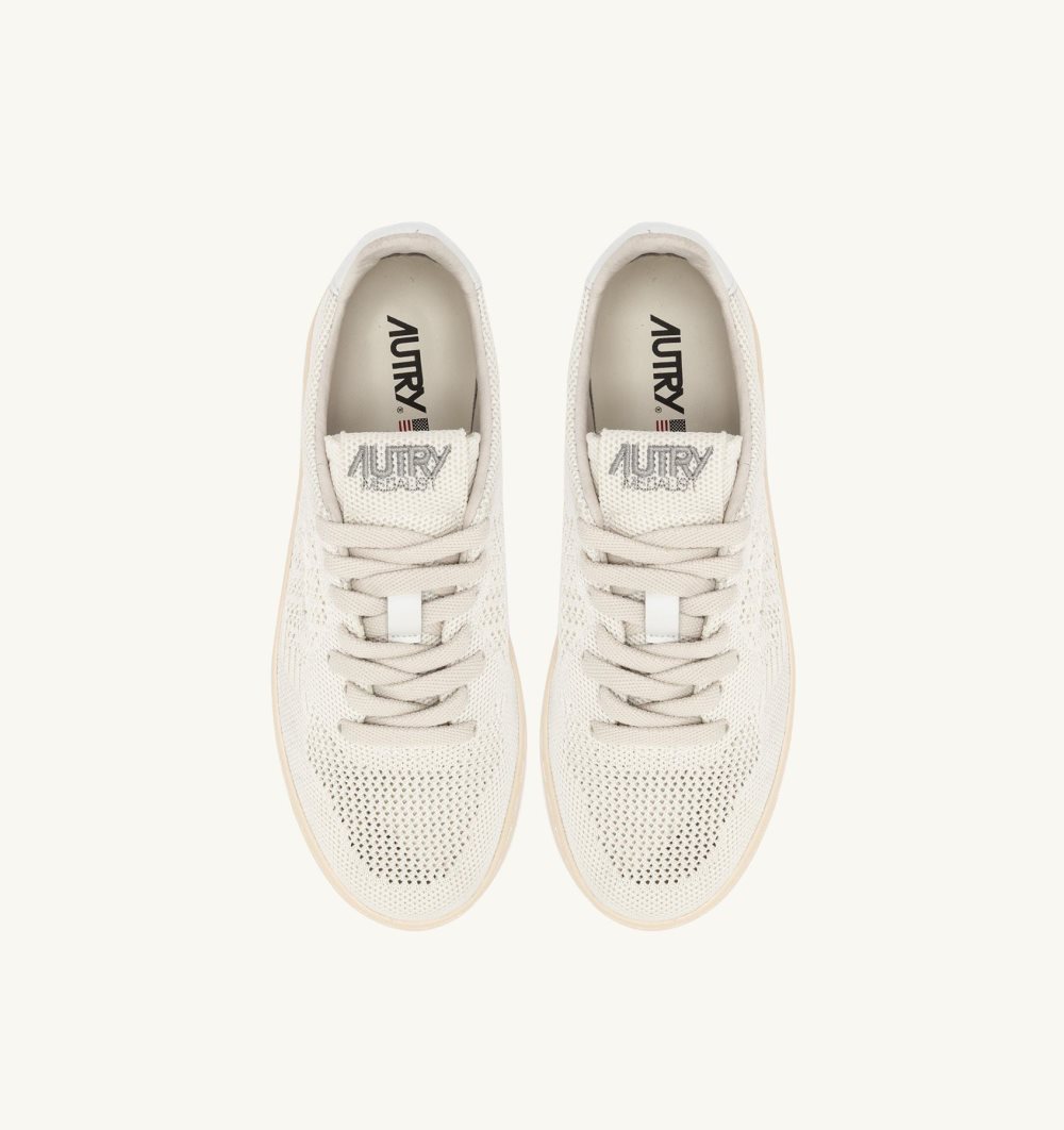 White Autry Easeknit Medalist Low Sneakers Fabric | GIZFXS927