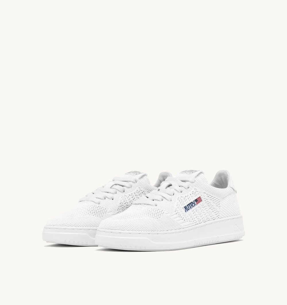 White Autry Easeknit Medalist Low Sneakers Fabric | SKMQNG863