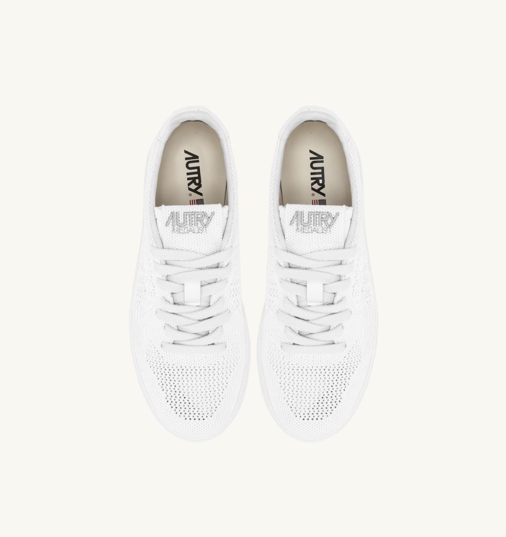 White Autry Easeknit Medalist Low Sneakers Fabric | SKMQNG863