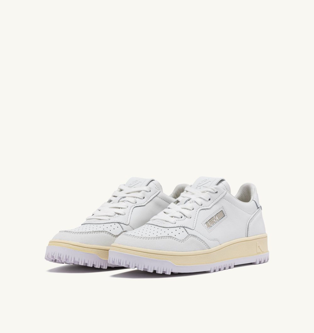 White Autry Golf Low Sneakers Leather | MBGETZ736