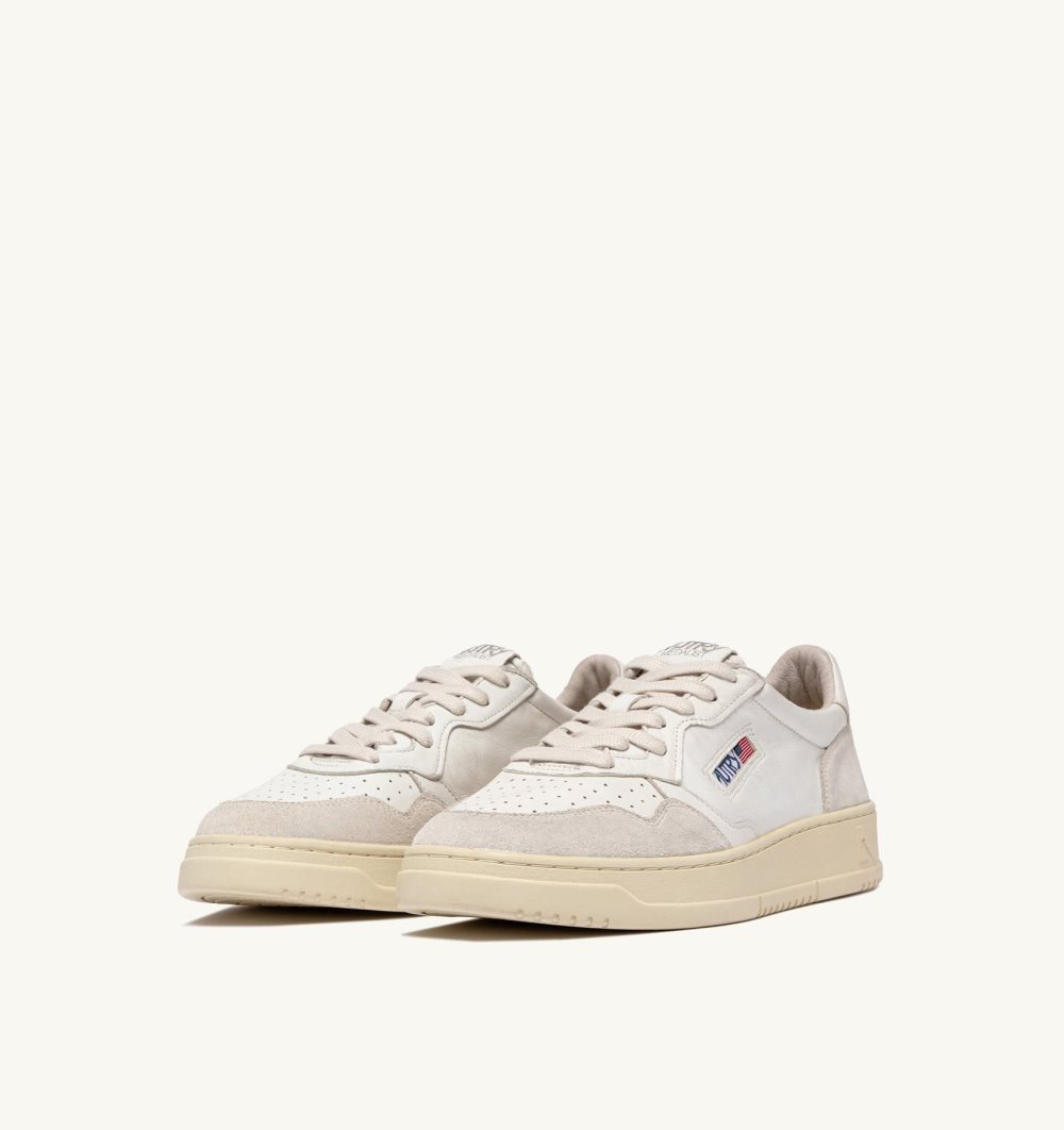 White Autry Medalist Low Sneakers Goatskin Suede | TJGMEX641