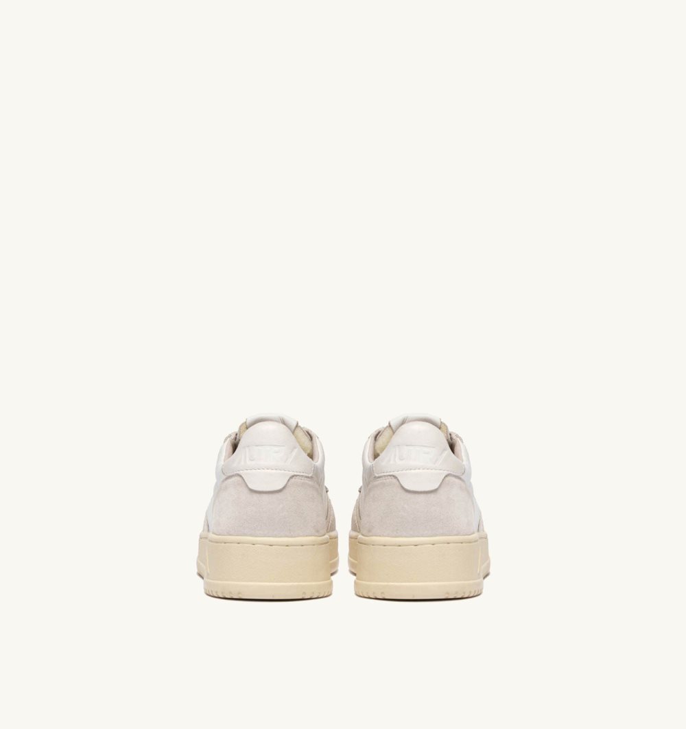 White Autry Medalist Low Sneakers Goatskin Suede | TJGMEX641