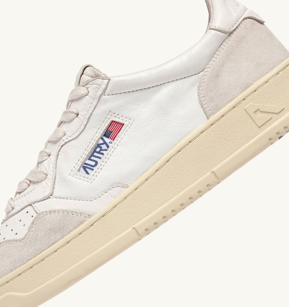 White Autry Medalist Low Sneakers Goatskin Suede | TJGMEX641