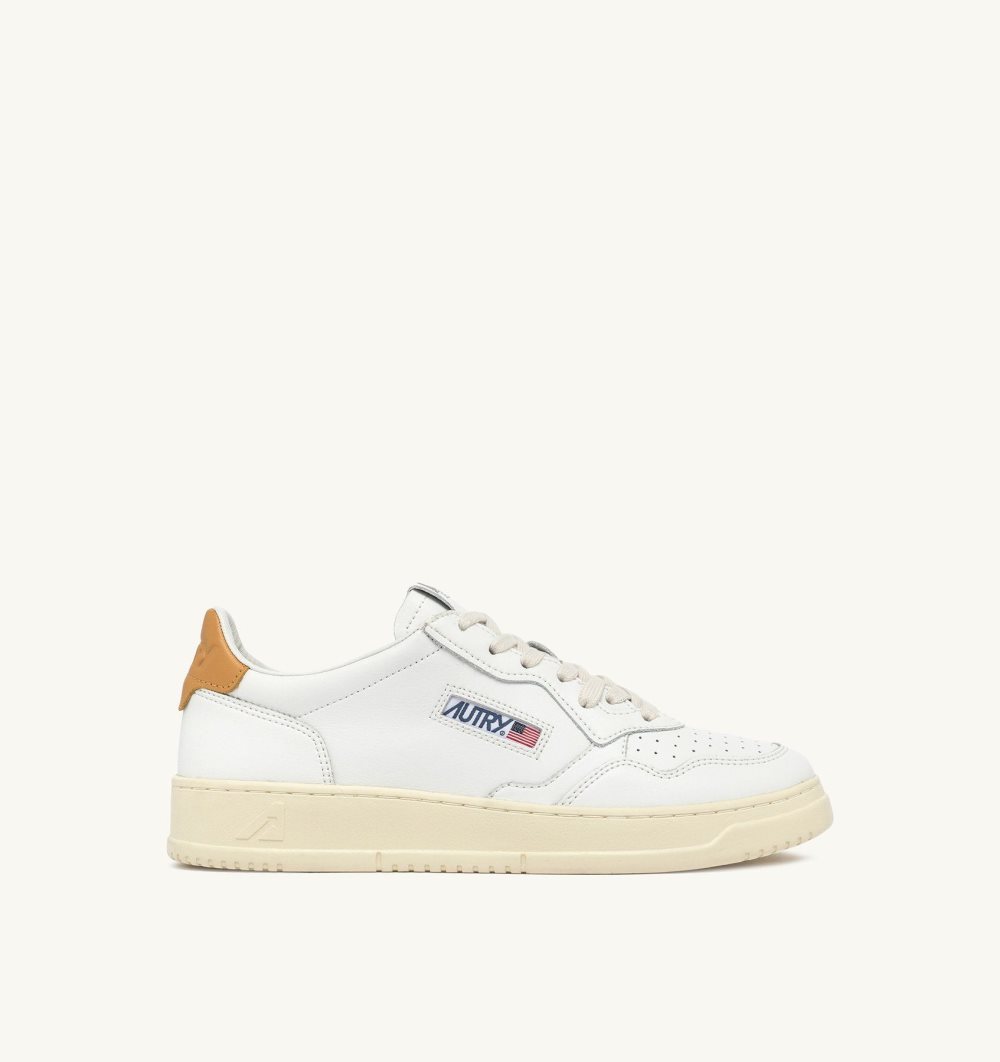 White Autry Medalist Low Sneakers Leather | FKVCUE792