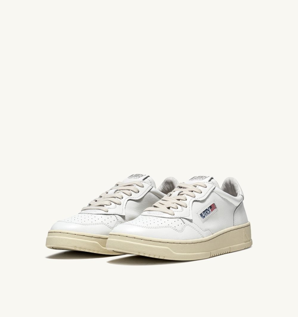 White Autry Medalist Low Sneakers Leather | JBFYNQ075