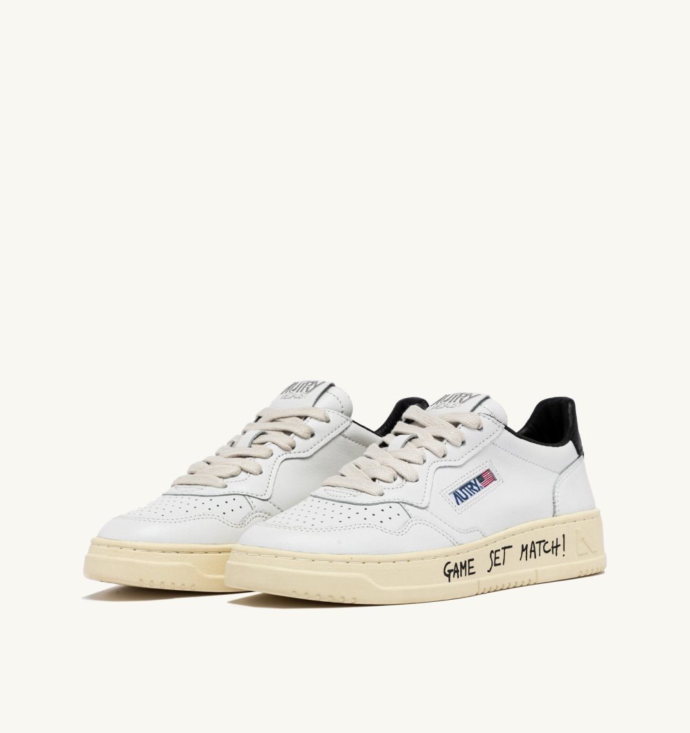 White Autry Medalist Low Sneakers Leather Lettering | KNAGLB764