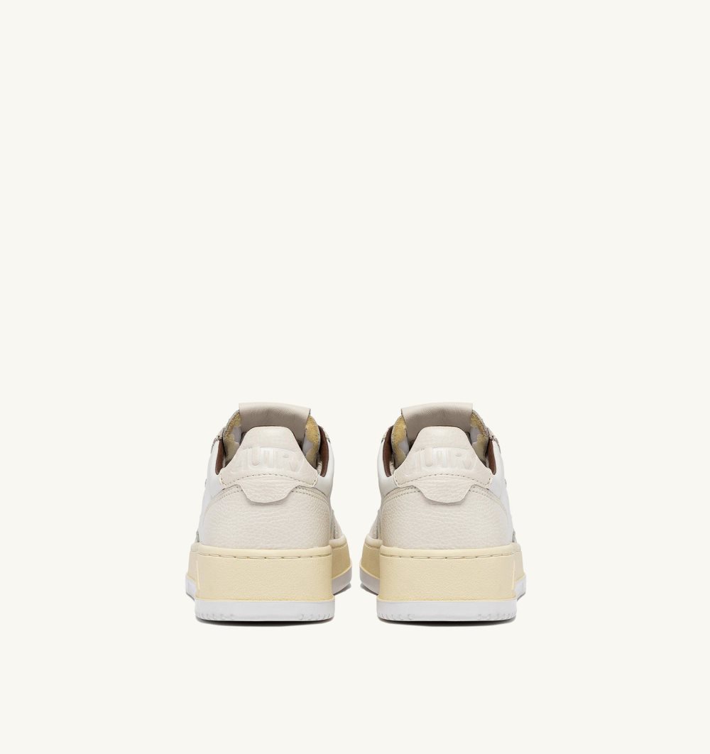 White Autry Medalist Low Sneakers Leather Neutral-tone Nappa | ADGRHB765