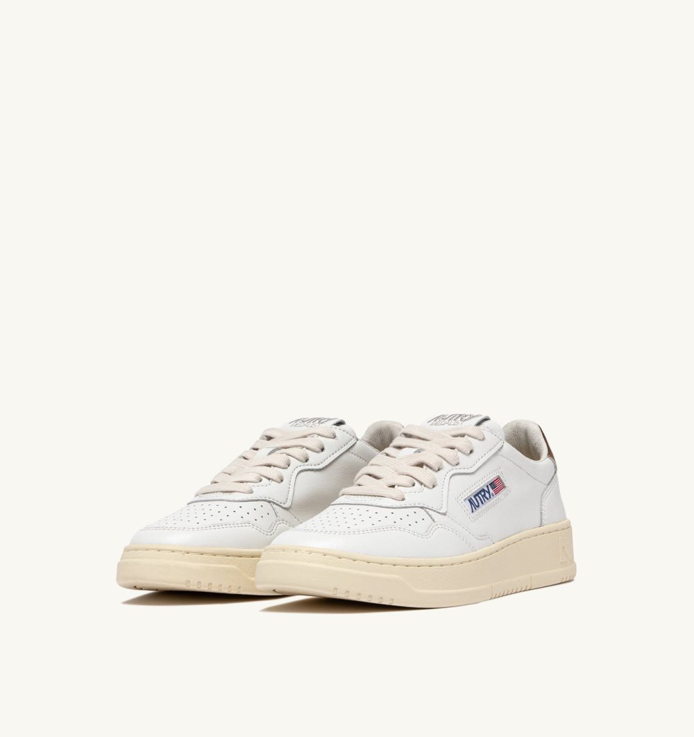 White Autry Medalist Low Sneakers Leather | CVORTN428