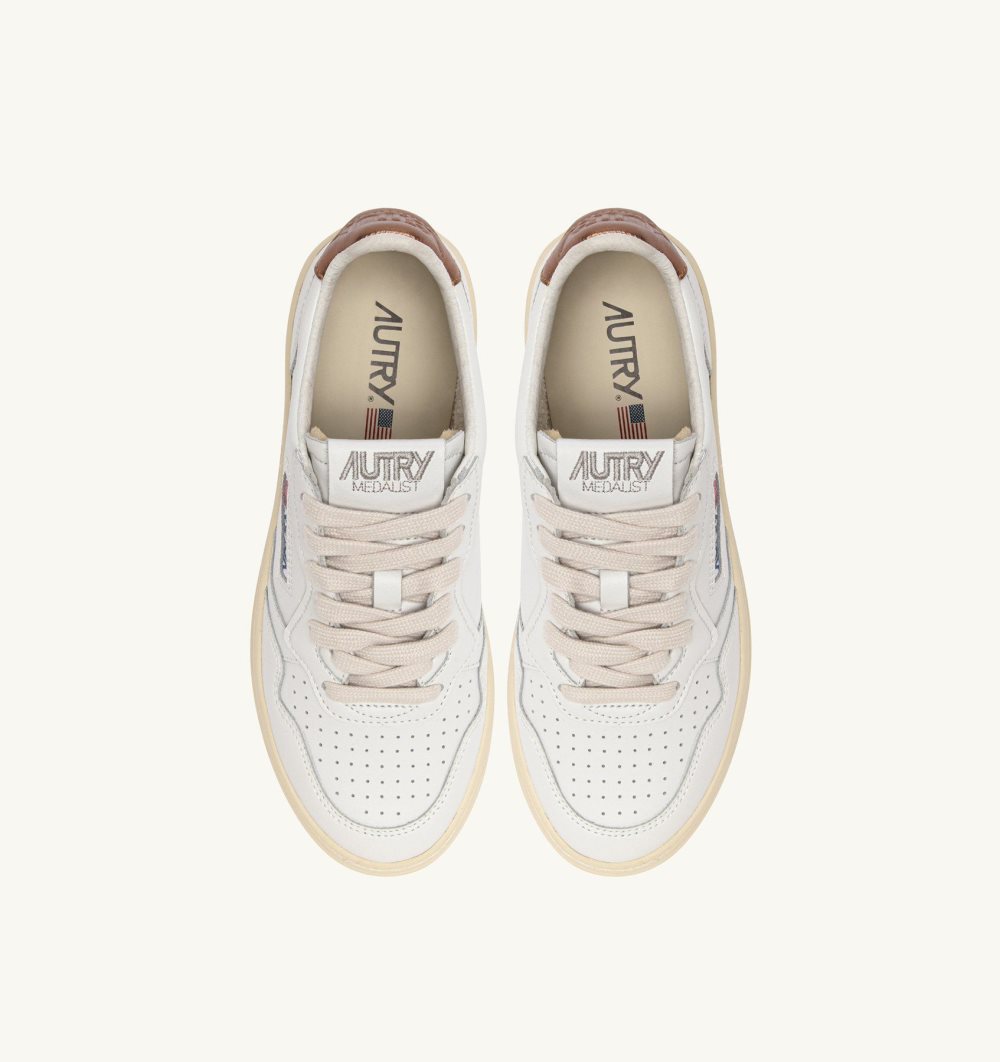 White Autry Medalist Low Sneakers Leather | CVORTN428