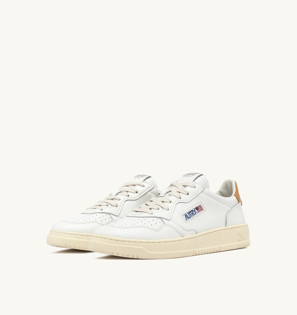 White Autry Medalist Low Sneakers Leather | DUJPFS327