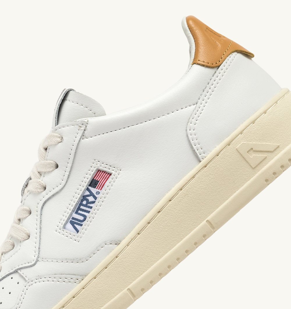 White Autry Medalist Low Sneakers Leather | DUJPFS327