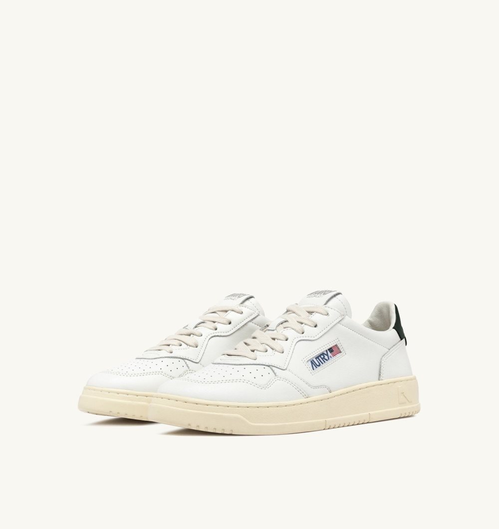 White Autry Medalist Low Sneakers Mountain Leather | BSLYRF832