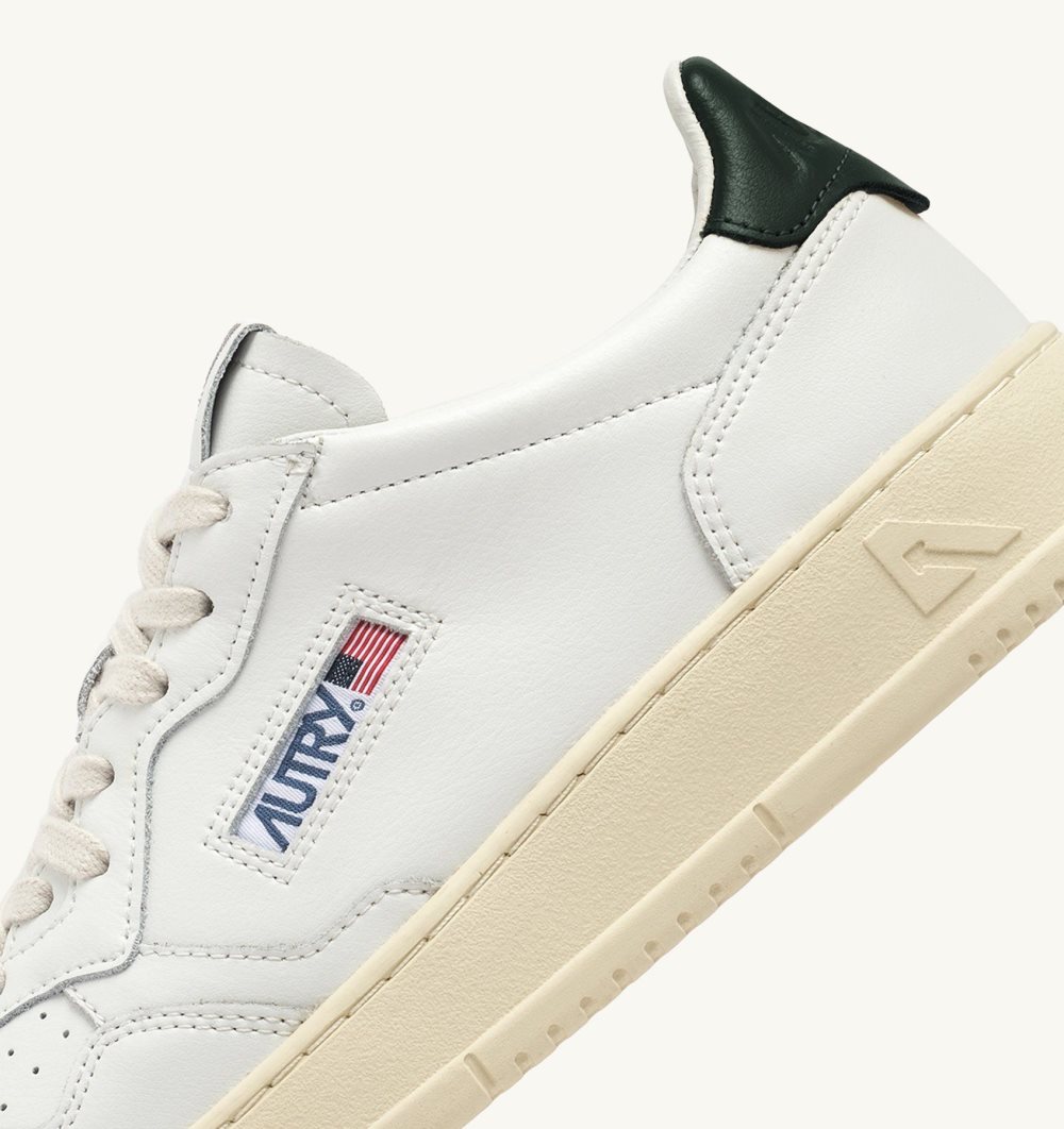 White Autry Medalist Low Sneakers Mountain Leather | BSLYRF832