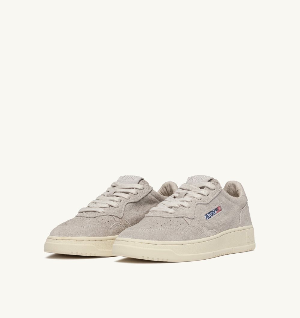 White Autry Medalist Low Sneakers Suede | LHPYSK140