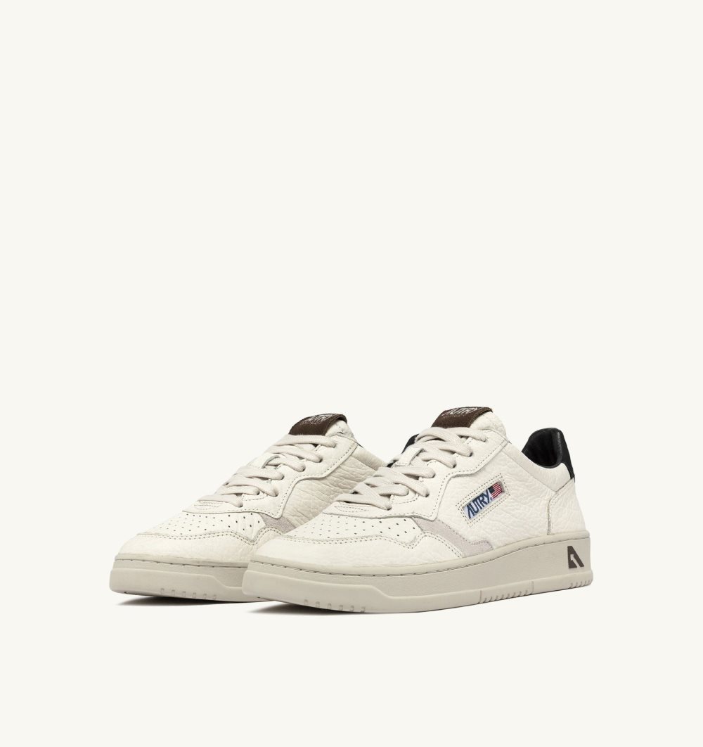 White Autry Medalist Low Sneakers TextuLeather Details | YIJEDG835