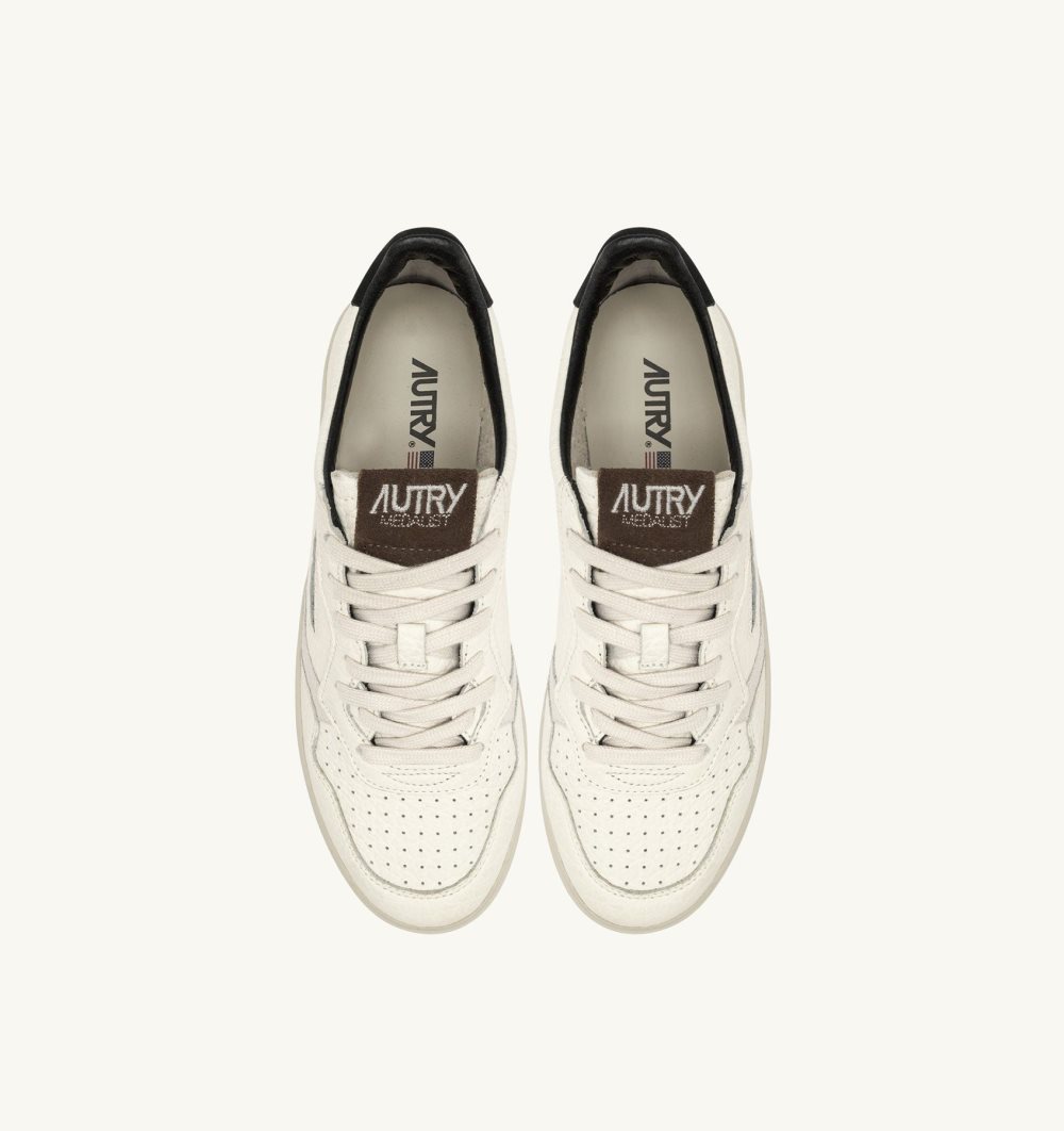 White Autry Medalist Low Sneakers TextuLeather Details | YIJEDG835