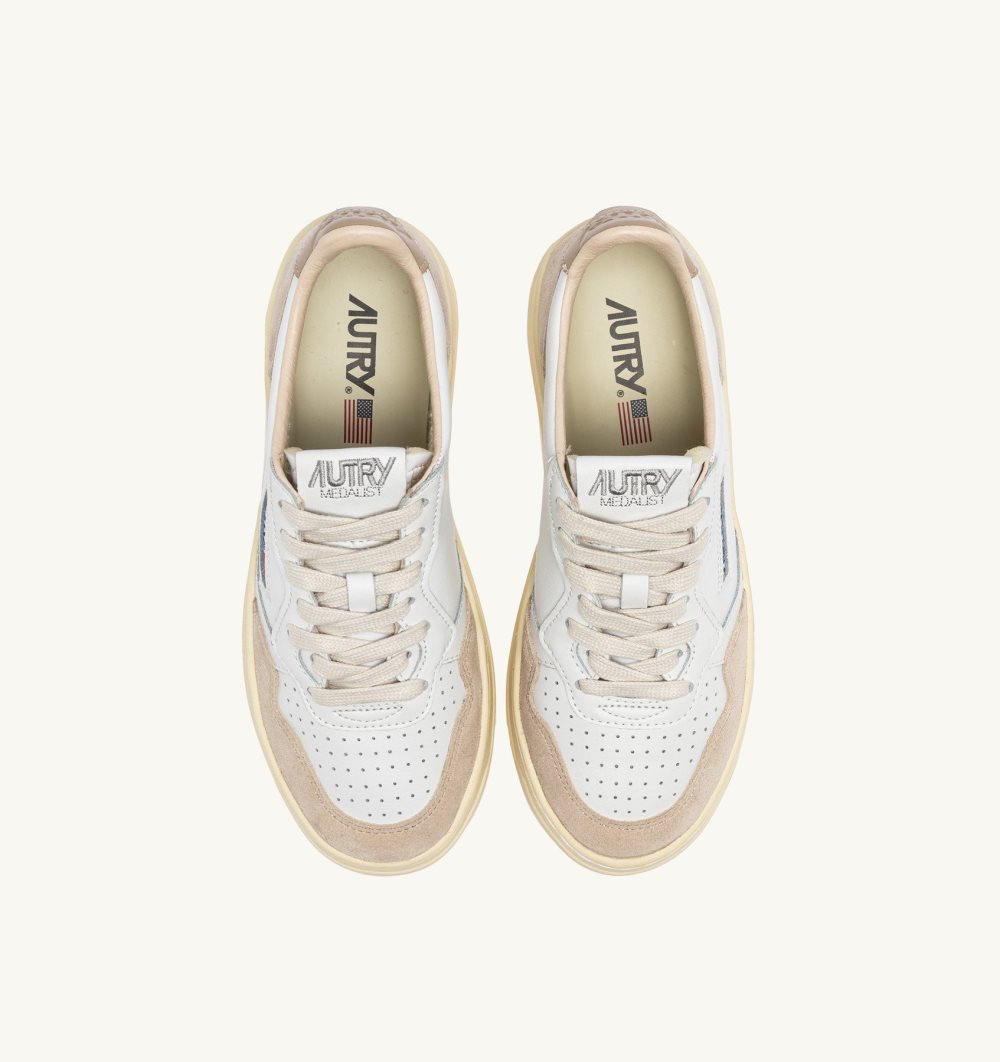 White / Beige Autry Medalist Low Sneakers Pepper Leather Suede | IERSDJ903