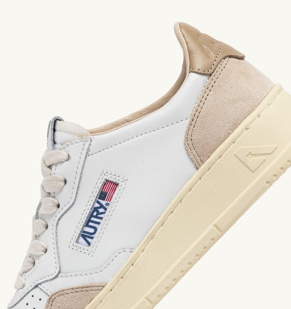 White / Beige Autry Medalist Low Sneakers Pepper Leather Suede | IERSDJ903