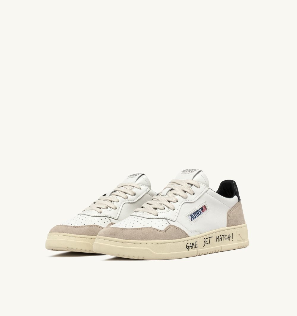 White / Beige Autry Medalist Low Sneakers Bicolor Leather Suede Lettering | QDMVKH974