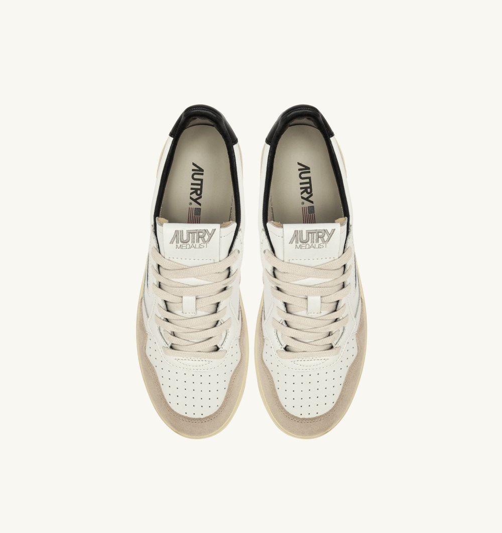 White / Beige Autry Medalist Low Sneakers Bicolor Leather Suede Lettering | QDMVKH974