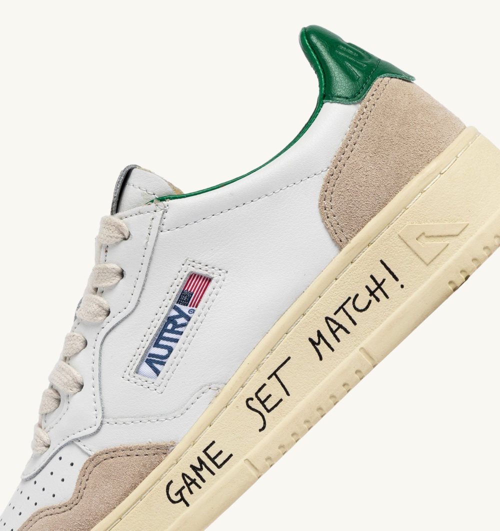 White / Beige Autry Medalist Low Sneakers Bicolor Leather Suede Lettering | CQPTAL763